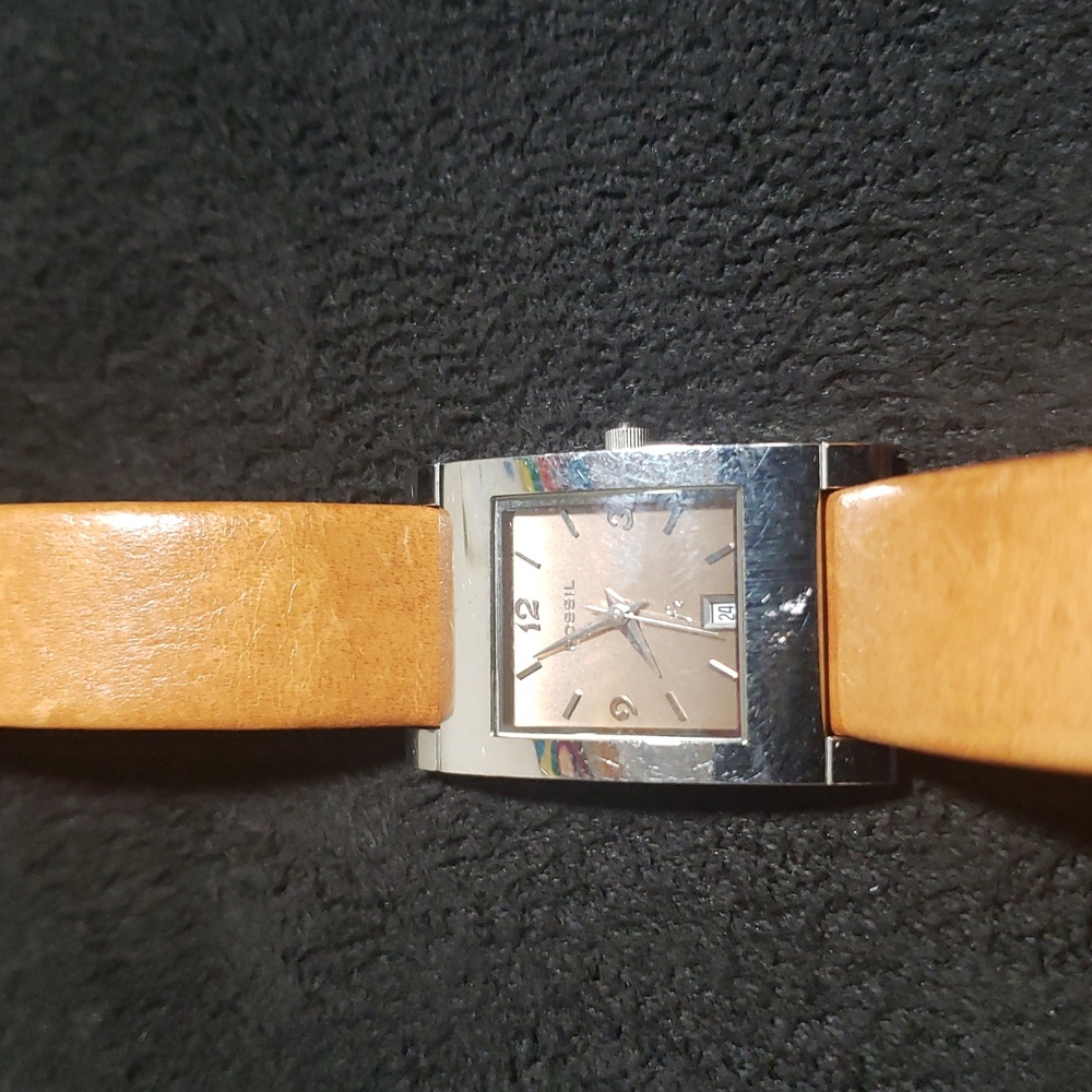 Fossil F2 ES-9585 Silver Case with Tan Leather Strap Watch